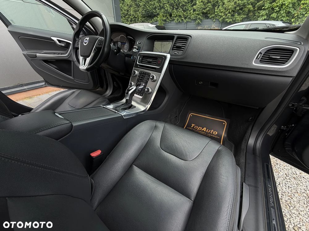 Volvo V60 D4 Geartronic Momentum - 15