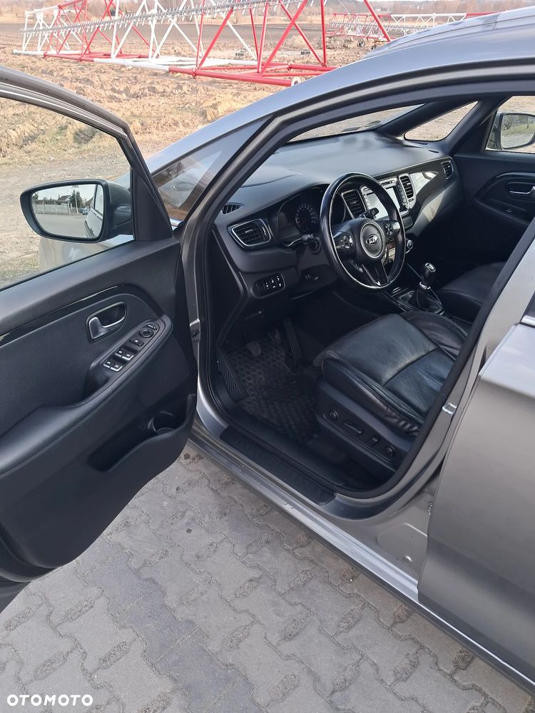 Kia Carens 1.7 CRDi XL 7os - 8