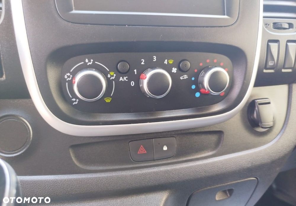 Renault Trafic - 18