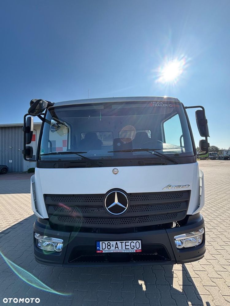 Mercedes-Benz 818 - 2