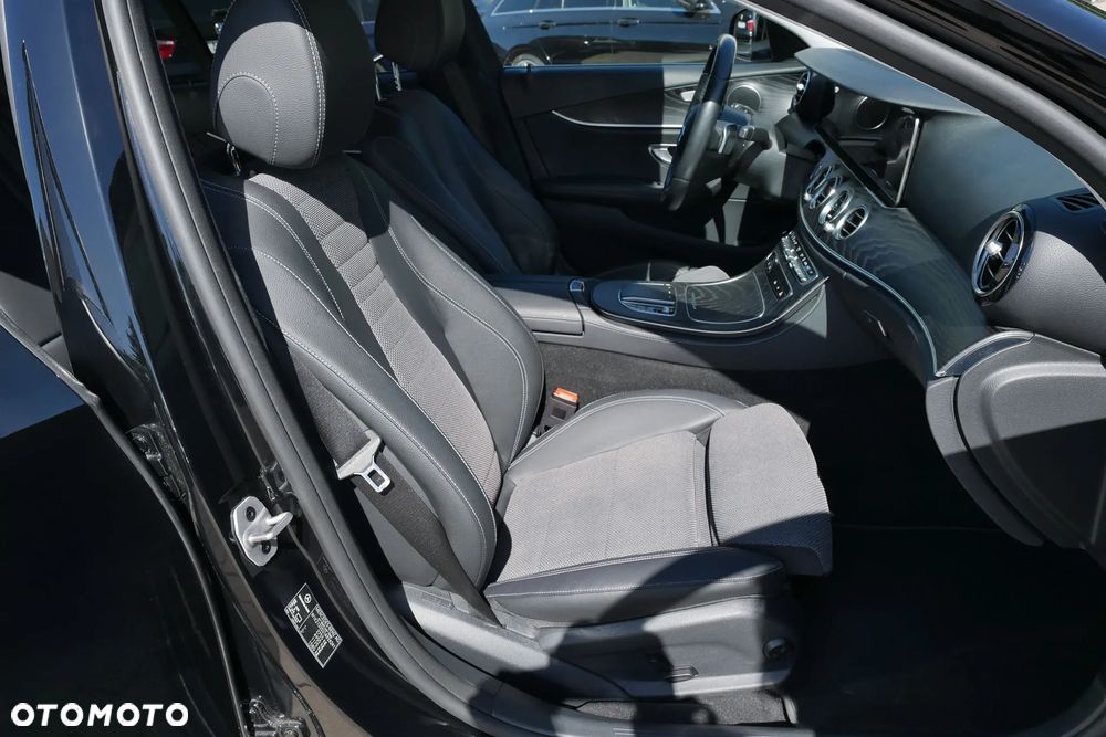 Mercedes-Benz Klasa E 300 T 9G-TRONIC Avantgarde - 21