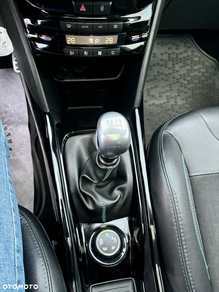 Peugeot 2008 PureTech 130 GPF Stop&Start Crossway - 17