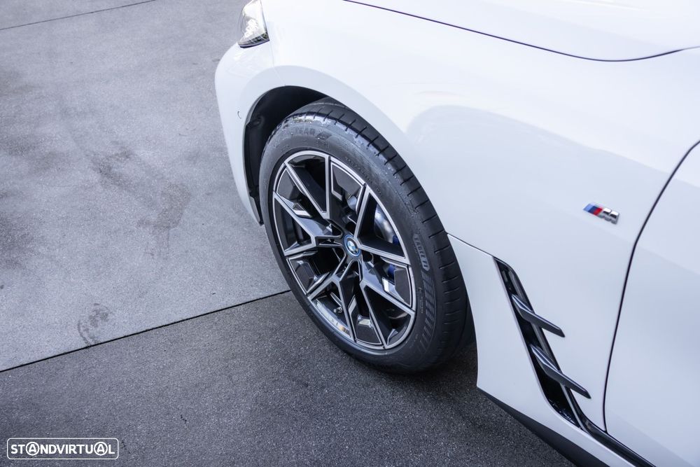 BMW i4 eDrive40 Pack Desportivo M - 10