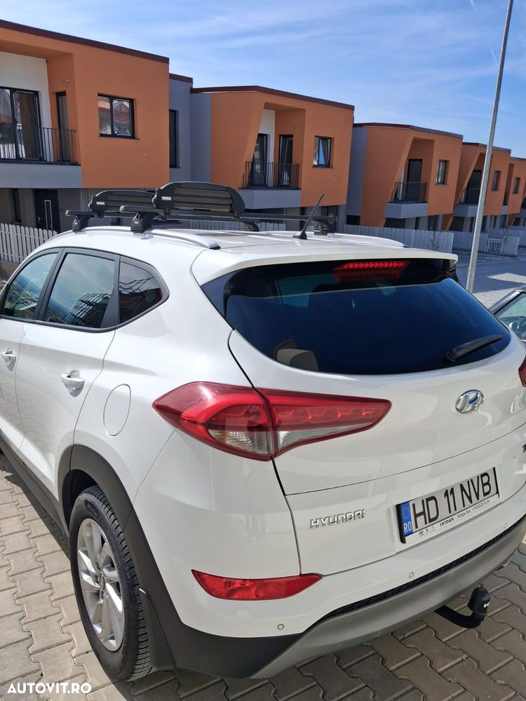 Hyundai Tucson 2.0 CRDI 4WD 6MT Style - 10