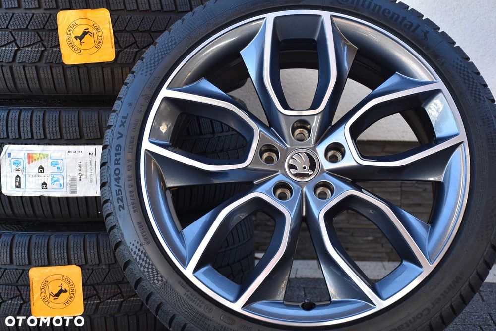 Nowe koła zimowe OEM Skoda Octavia IV MK4 VRS 19" Continental 2025r
