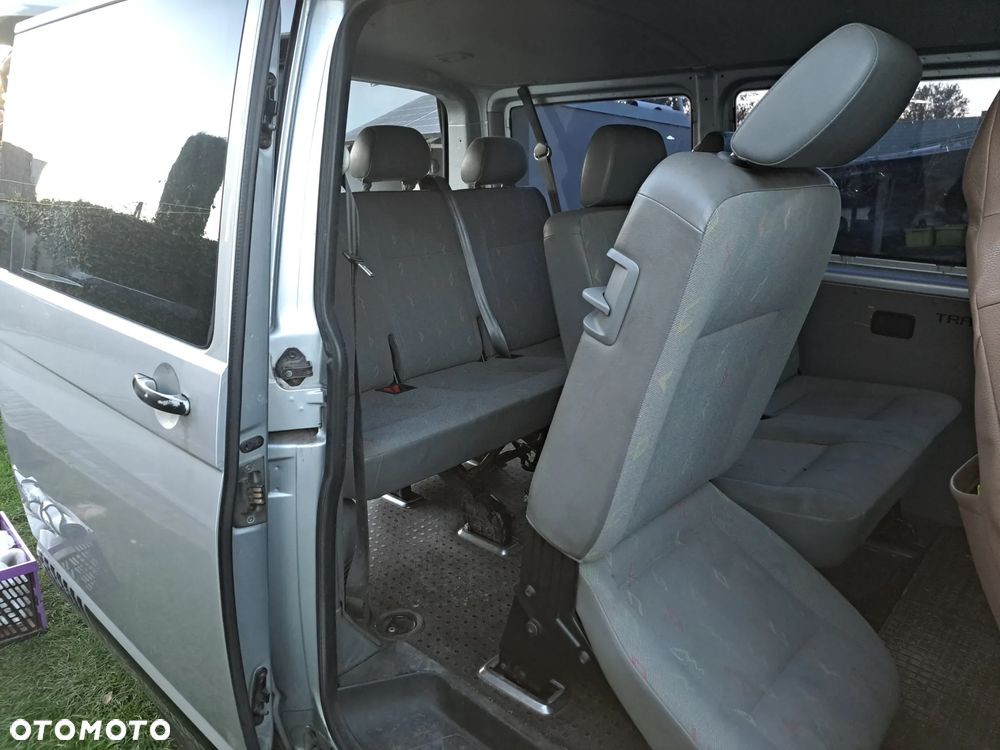 Volkswagen Transporter - 11