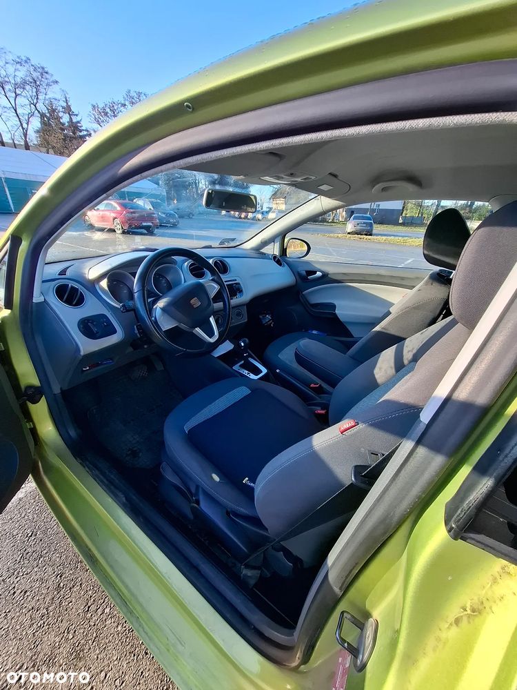 Seat Ibiza SC 1.6 16V Style DSG - 9