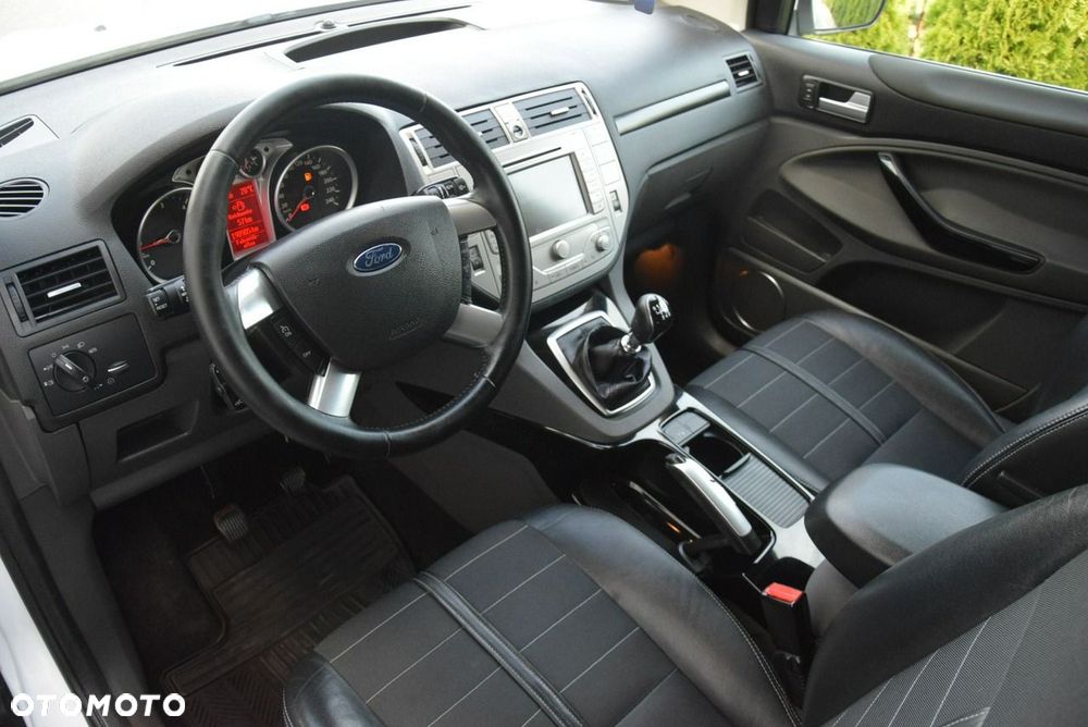 Ford Kuga 2.0 TDCi 4x4 Titanium - 20