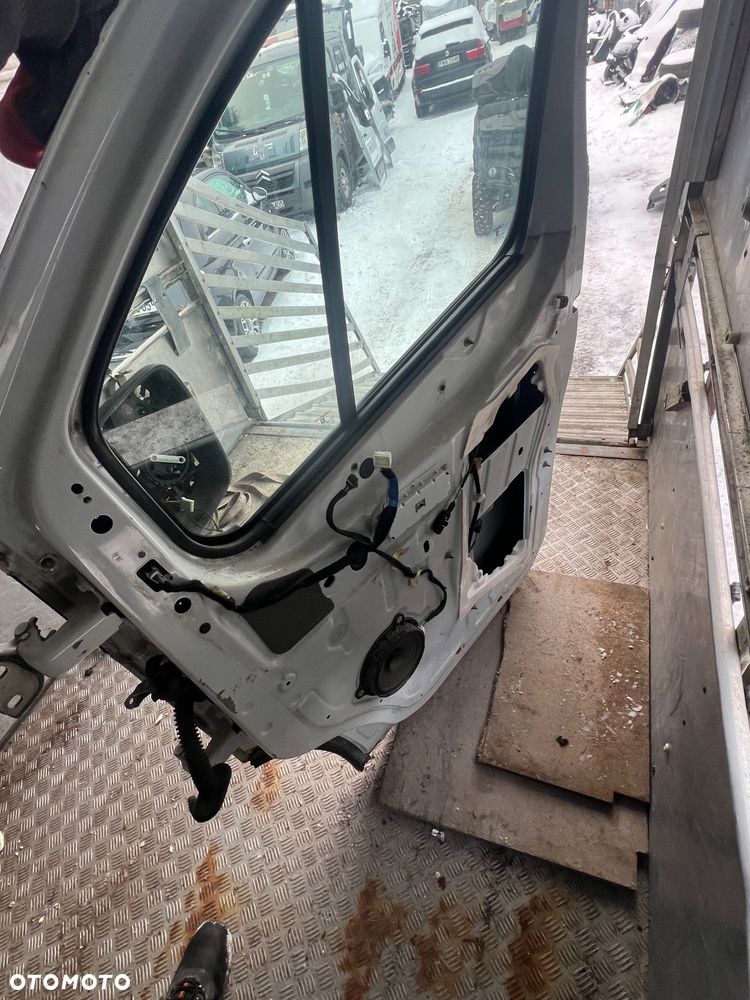 Renault Trafic III drzwi PP - 4