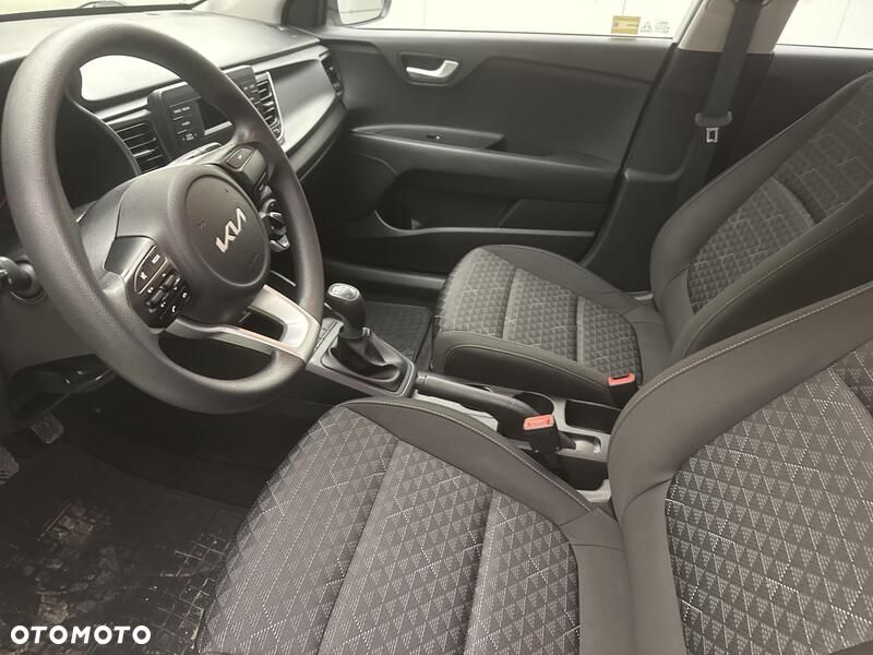 Kia Rio - 12