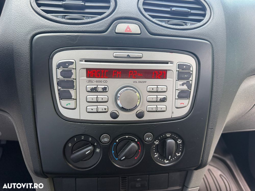 Ford Focus 1.6 Ti-VCT Anniversary - 10