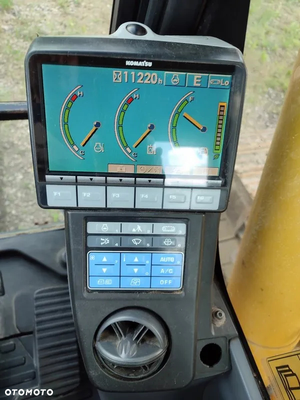 Komatsu PC 210 LC-8 - 30