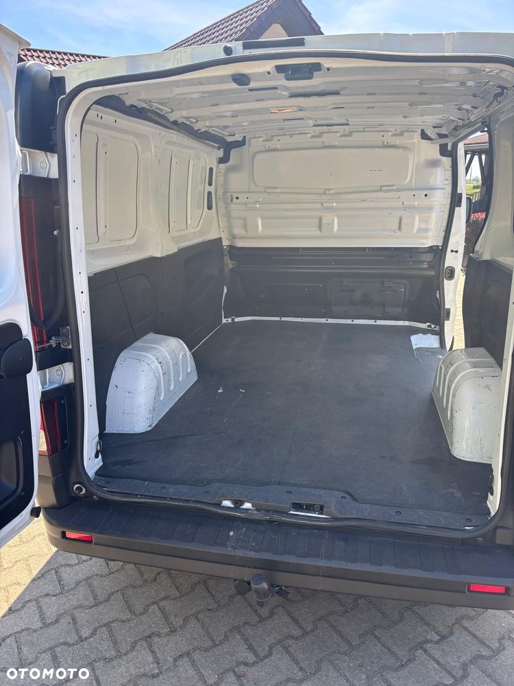 Renault Trafic - 16