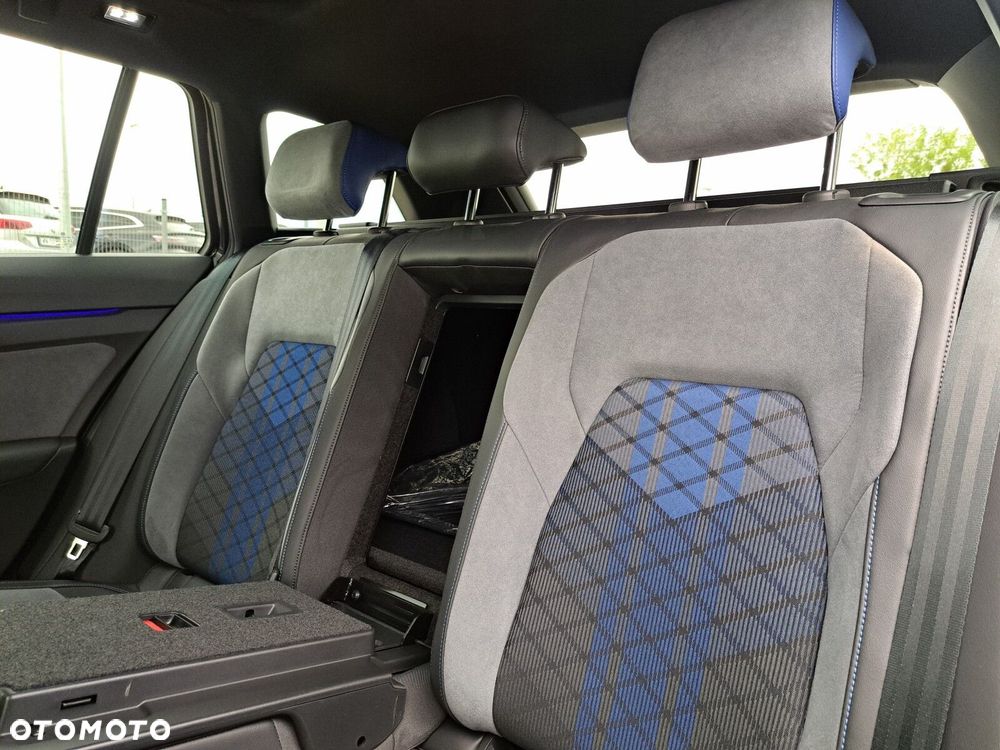 Volkswagen Golf Variant - 38