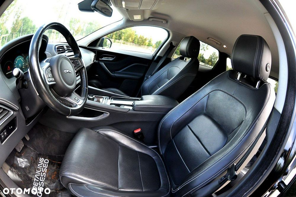 Jaguar F-Pace 2.0 i4D AWD R-Sport - 7