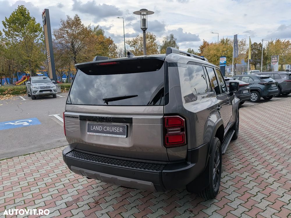 Toyota Land Cruiser 2.8l D-4D 204 CP A/T 7 locuri Luxury AVS - 4