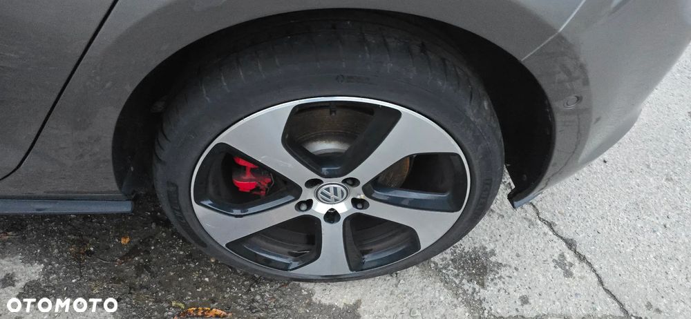 Volkswagen Golf GTI (BlueMotion Technology) DSG - 24