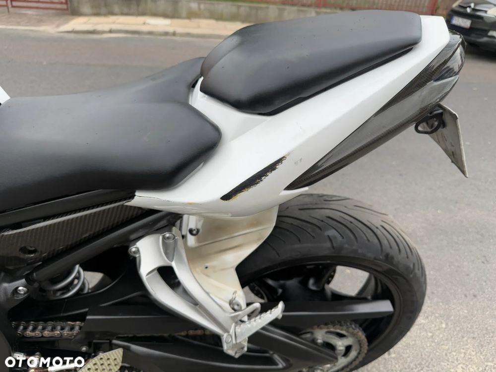 Yamaha FZ - 15