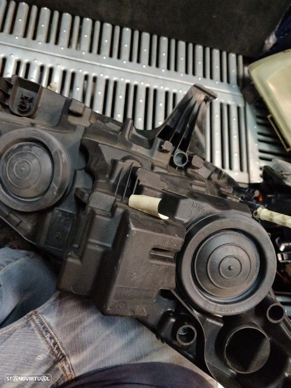 Farol Frente Esquerdo / Otica Esquerda Ford Transit Connect Combi  Dt1 - 3