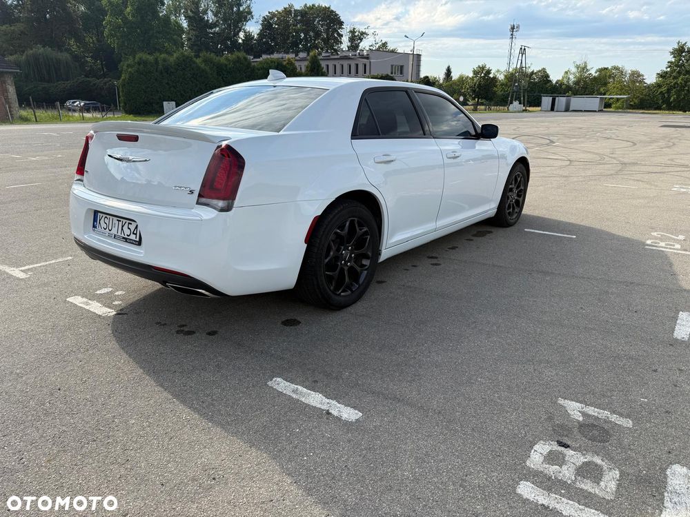 Chrysler 300s - 9