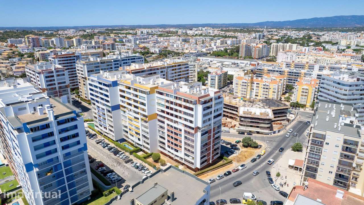 Apartamento T3 no Centro de Portimão | Varanda, Vistas Desafogadas e E - Grande imagem: 2/32