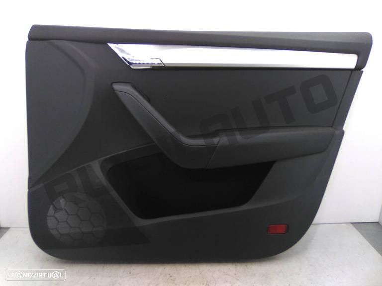 Forra De Porta Frente Direita 5e186_7012 Skoda Octavia Iii (5e) - 1