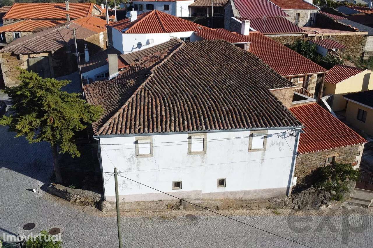 Casa Espaçosa em Caçarelhos e Angueira - Grande imagem: 4/33