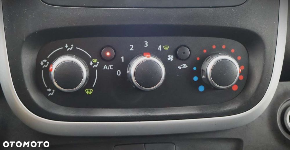 Renault Trafic - 25