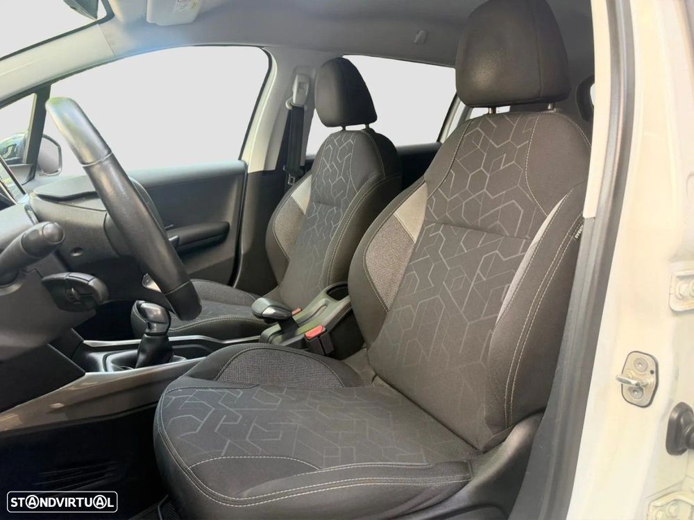 Peugeot 2008 - 11