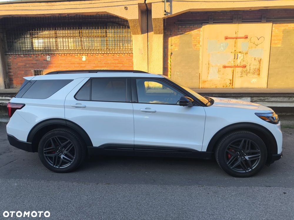 Ford Explorer - 3
