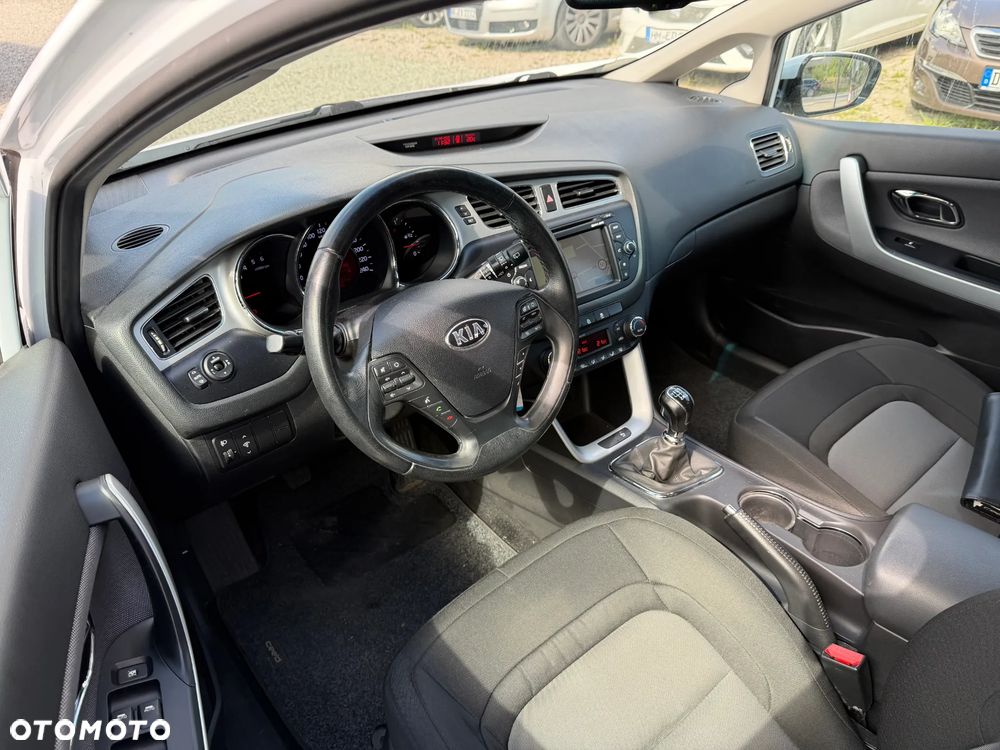 Kia Ceed 1.6 CRDi Smart - 38