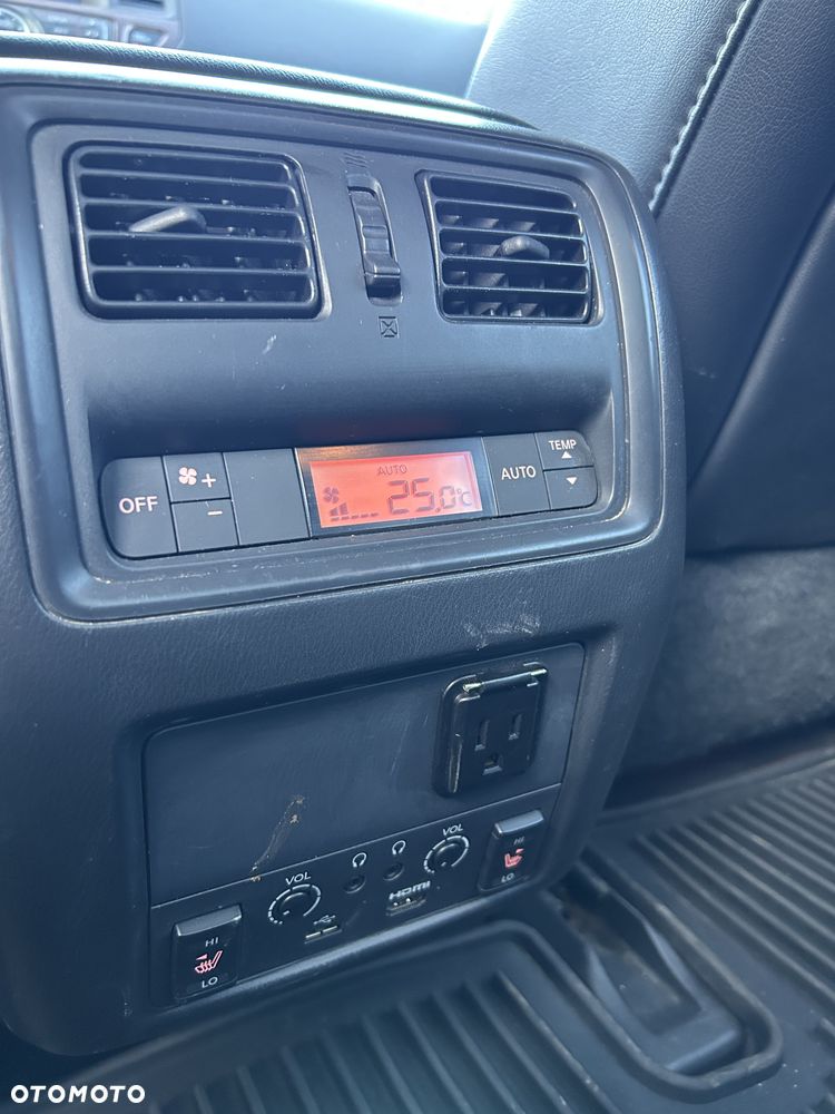 Nissan Pathfinder - 16