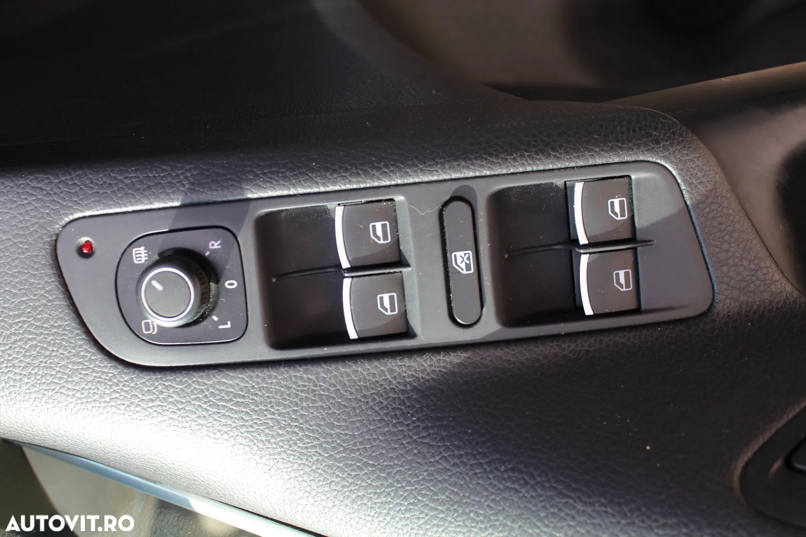 Volkswagen Tiguan 2.0 TDI SCR BlueMotion Technology Lounge Sport & Style - 9