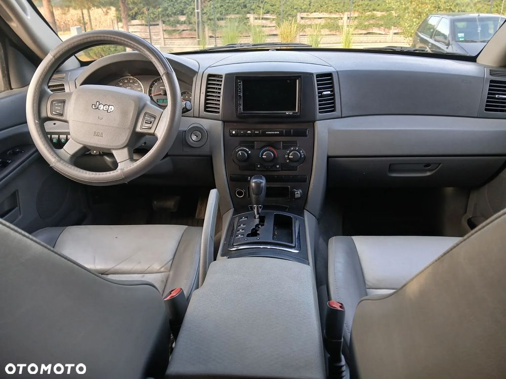Jeep Grand Cherokee - 9