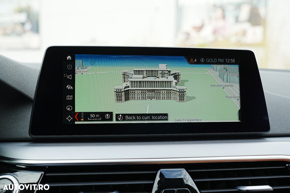 BMW Seria 5 530e xDrive AT PHEV - 32