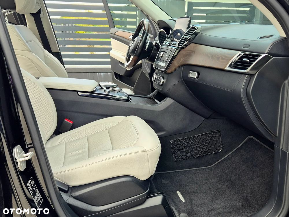 Mercedes-Benz GLS 350 d 4Matic 9G-TRONIC AMG Line - 22
