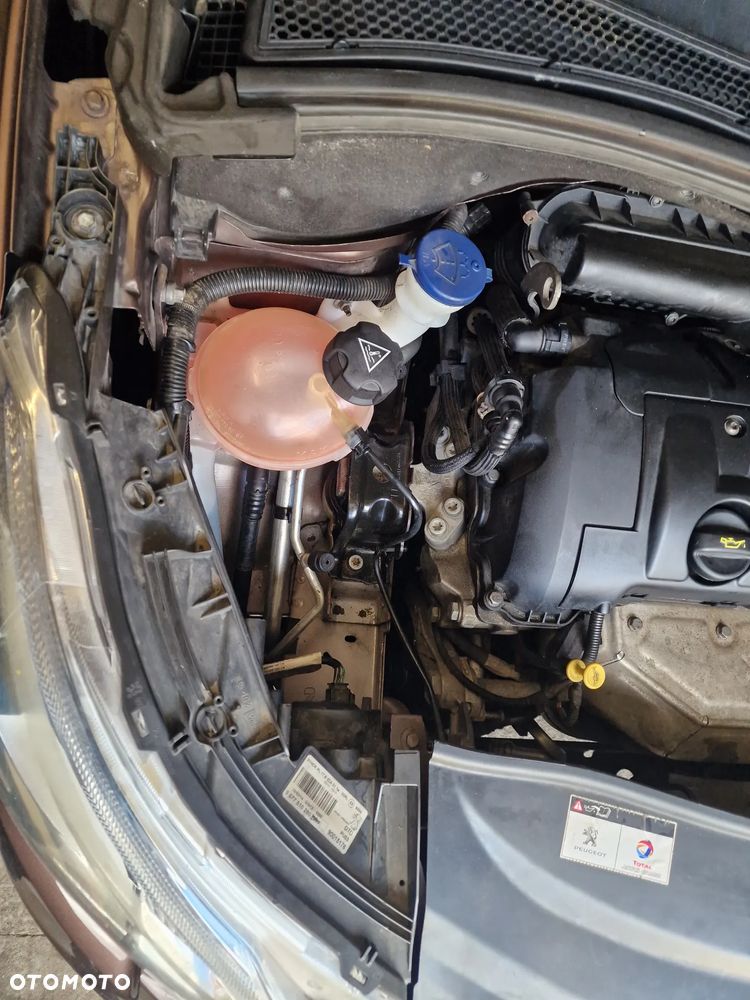 Peugeot 2008 120 VTI Allure - 25