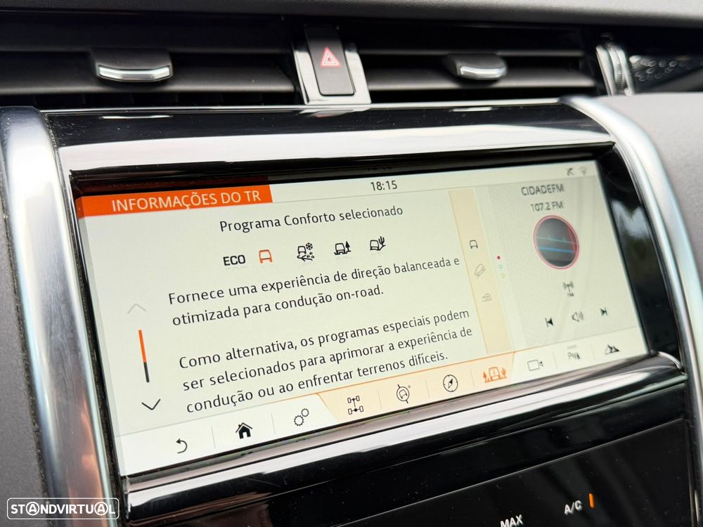 Land Rover Discovery Sport P300e Dynamic SE - 52