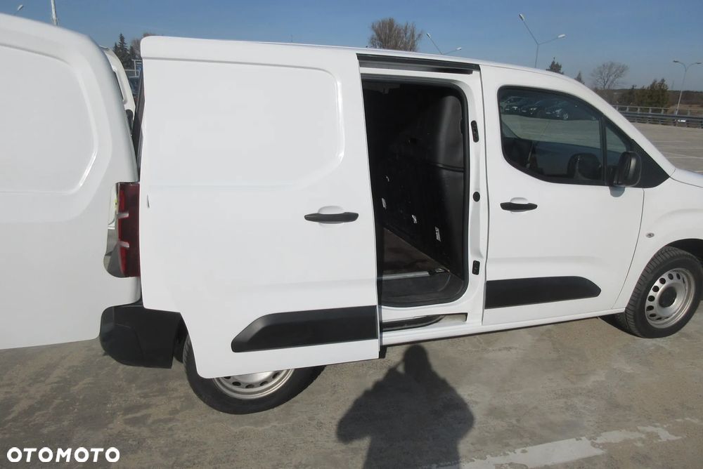 Opel COMBO - 11