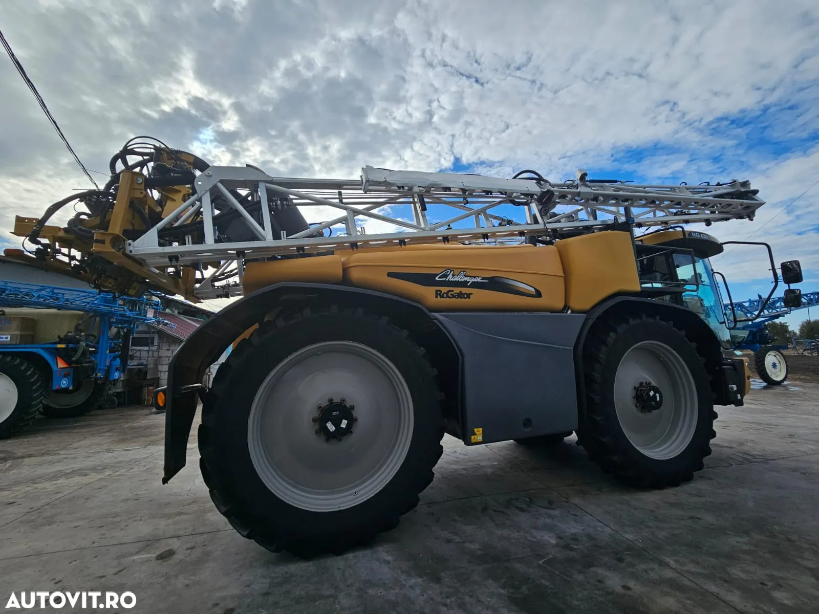 Challenger rogator 635b Leasing 10% - 11