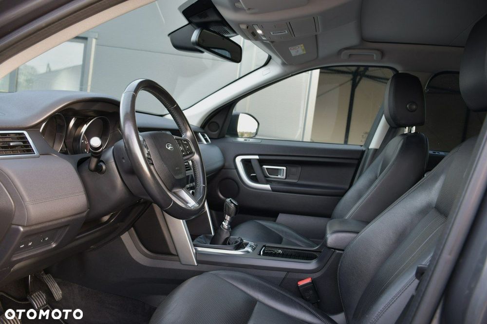 Land Rover Discovery Sport 2.0 eD4 HSE Luxury - 12