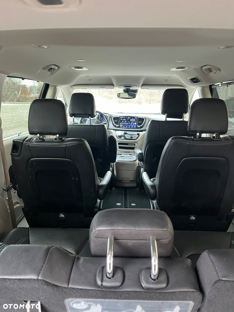 Chrysler Pacifica - 10
