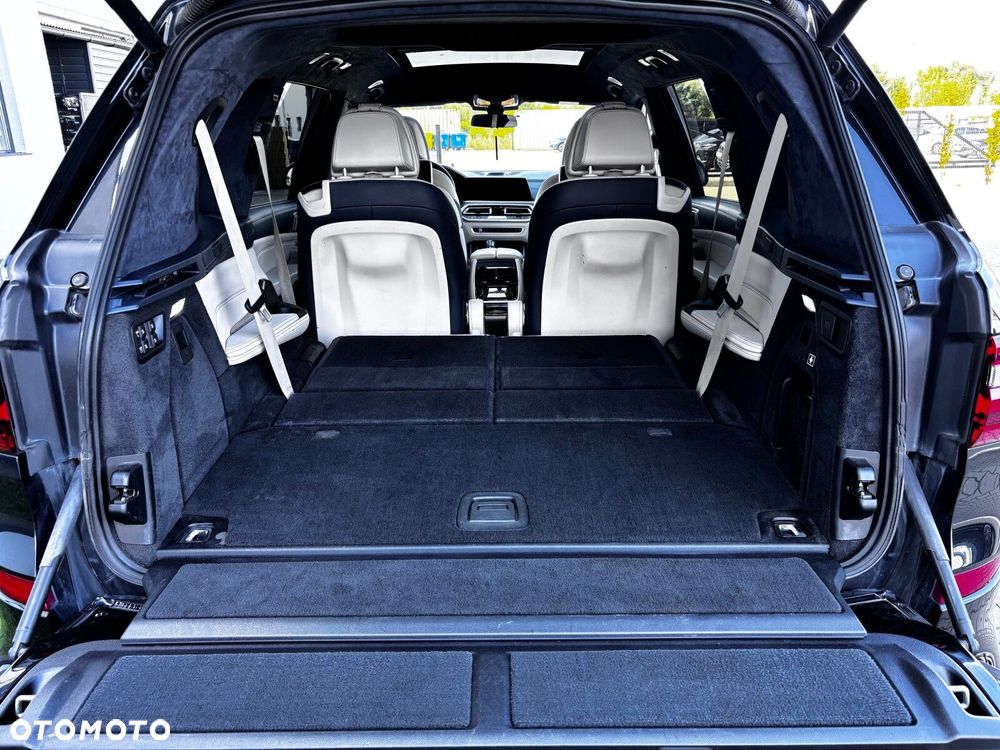 BMW X7 M50d sport - 34