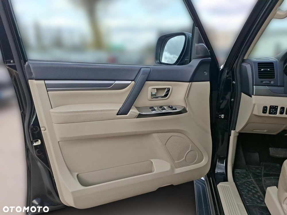 Mitsubishi Pajero 3.2 DID Instyle - 12