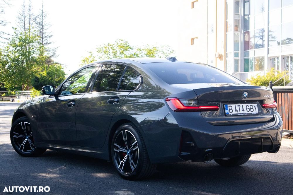 BMW Seria 3 330e Aut. M Sport - 40
