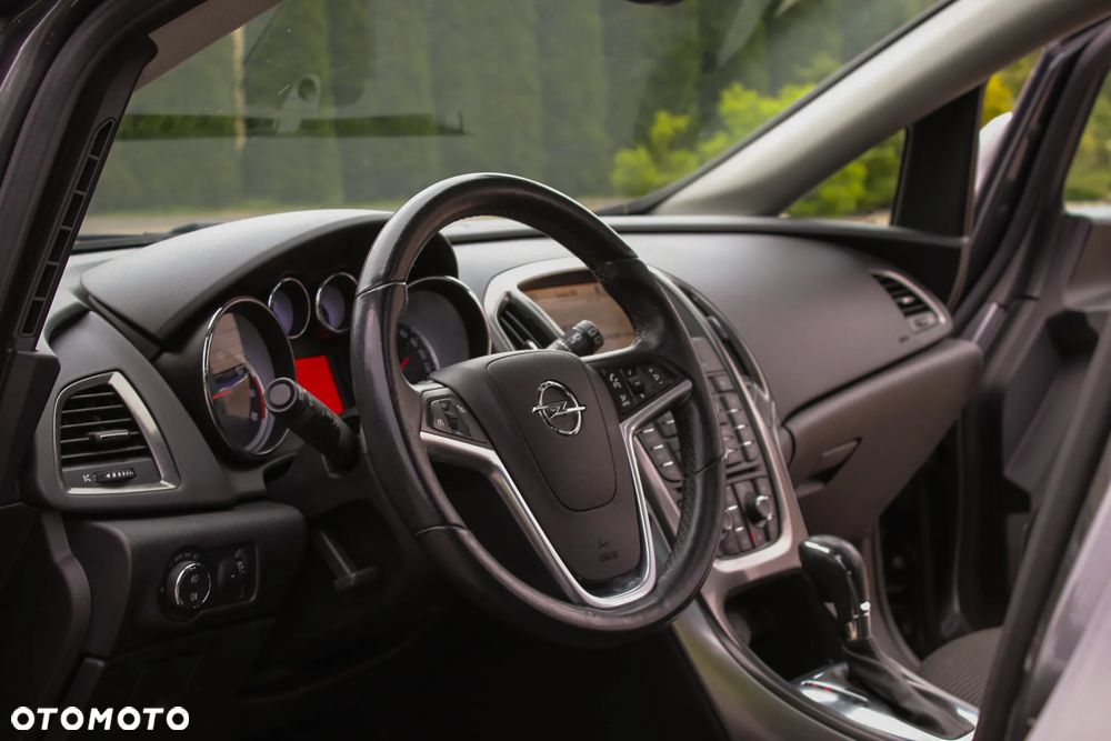 Opel Astra 1.6 Turbo Automatik Cosmo - 30