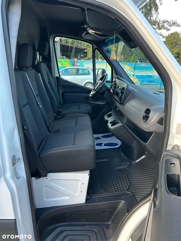 Mercedes-Benz Sprinter - 17