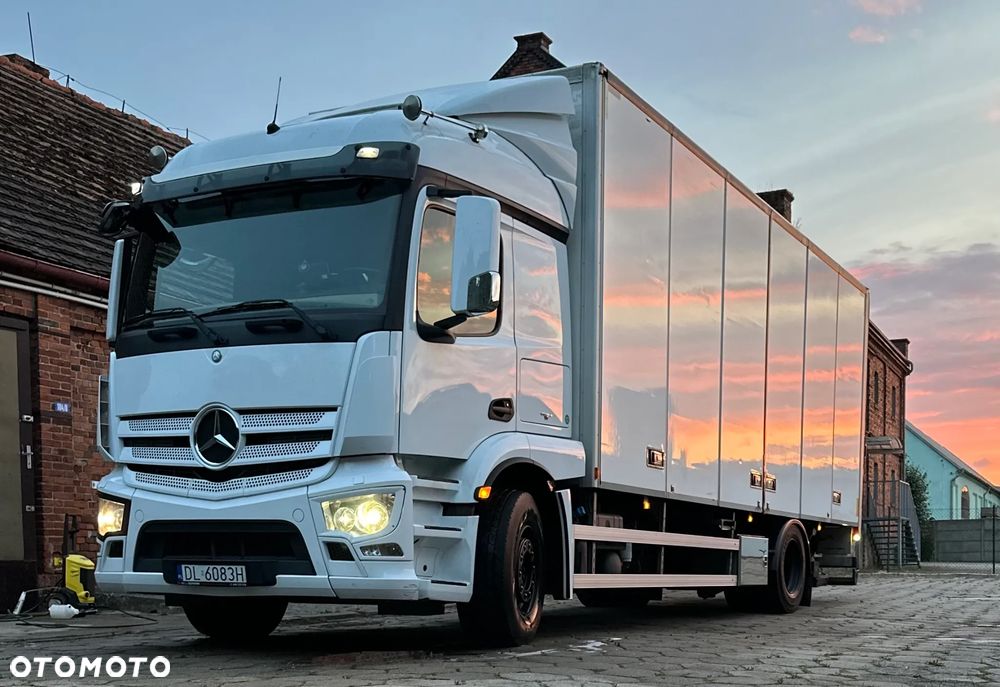 Mercedes-Benz Actros - 1