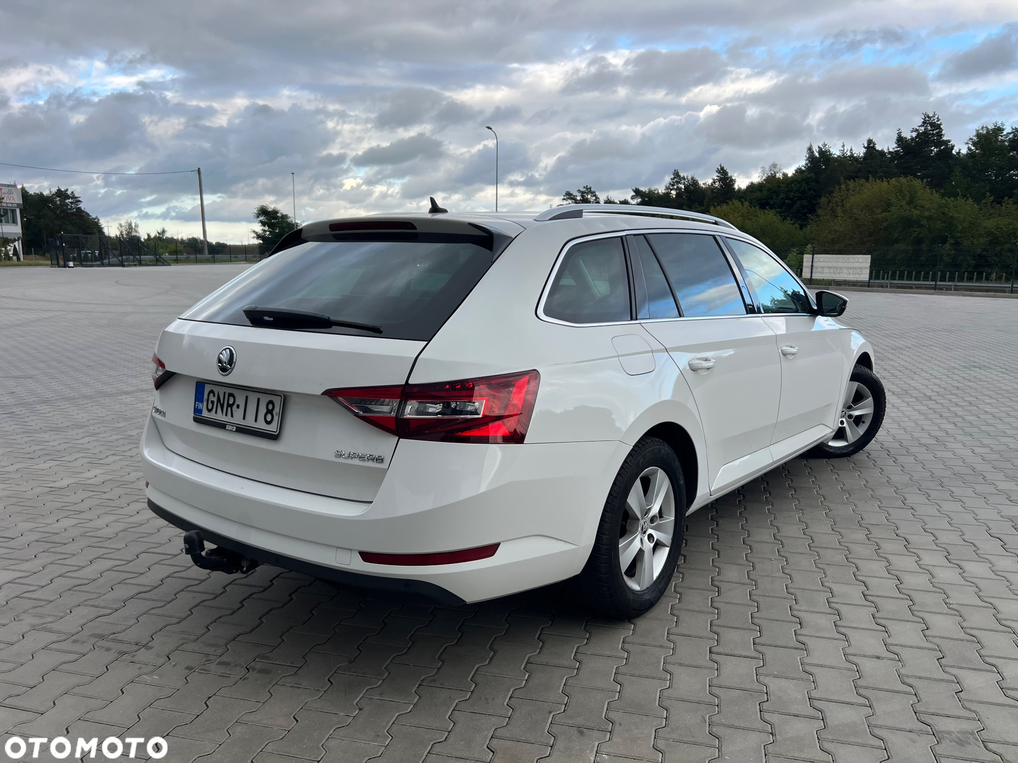Skoda Superb 2.0 TDI 4x4 DSG Premium Edition - 8