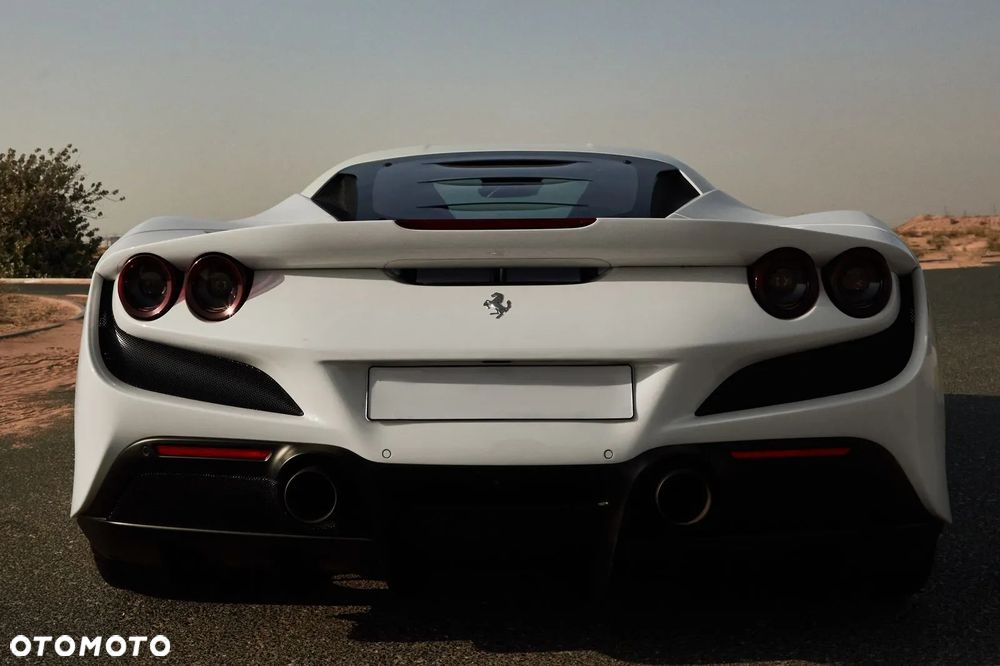 Ferrari F8 Tributo - 21